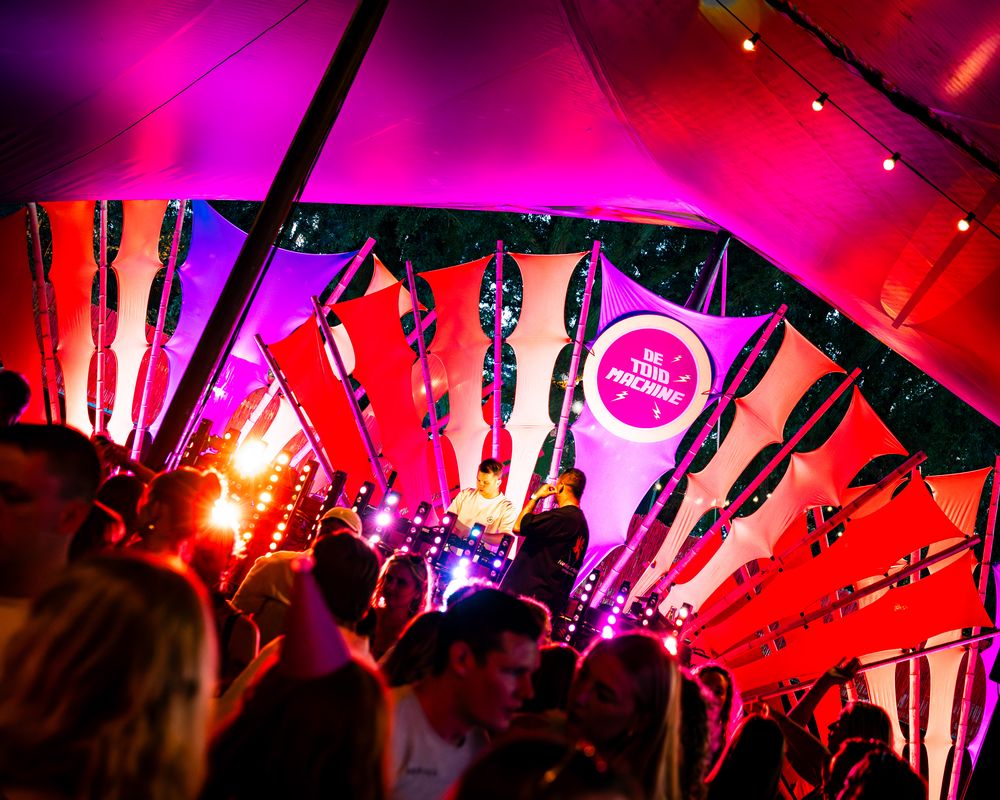 SCHAAMTELOOS DJ Act sfeerbeeld