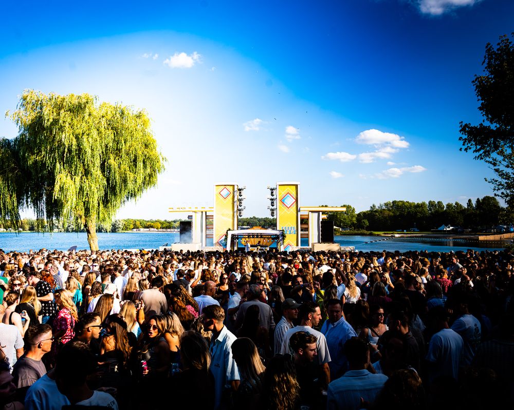 SCHAAMTELOOS DJ Act sfeerbeeld